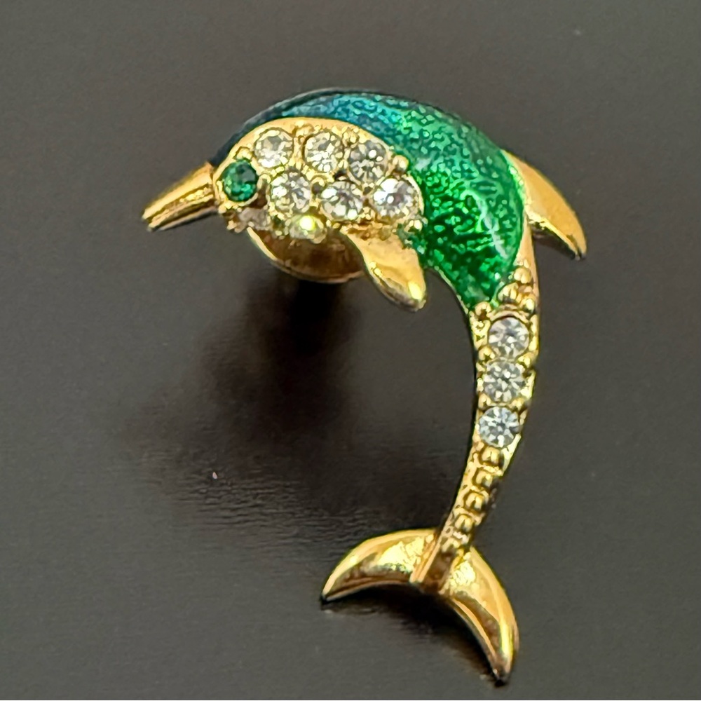 Vintage Krementz Gold Plated Green Enamel Crystal Dolphin Lapel Pin Brooch 3g.